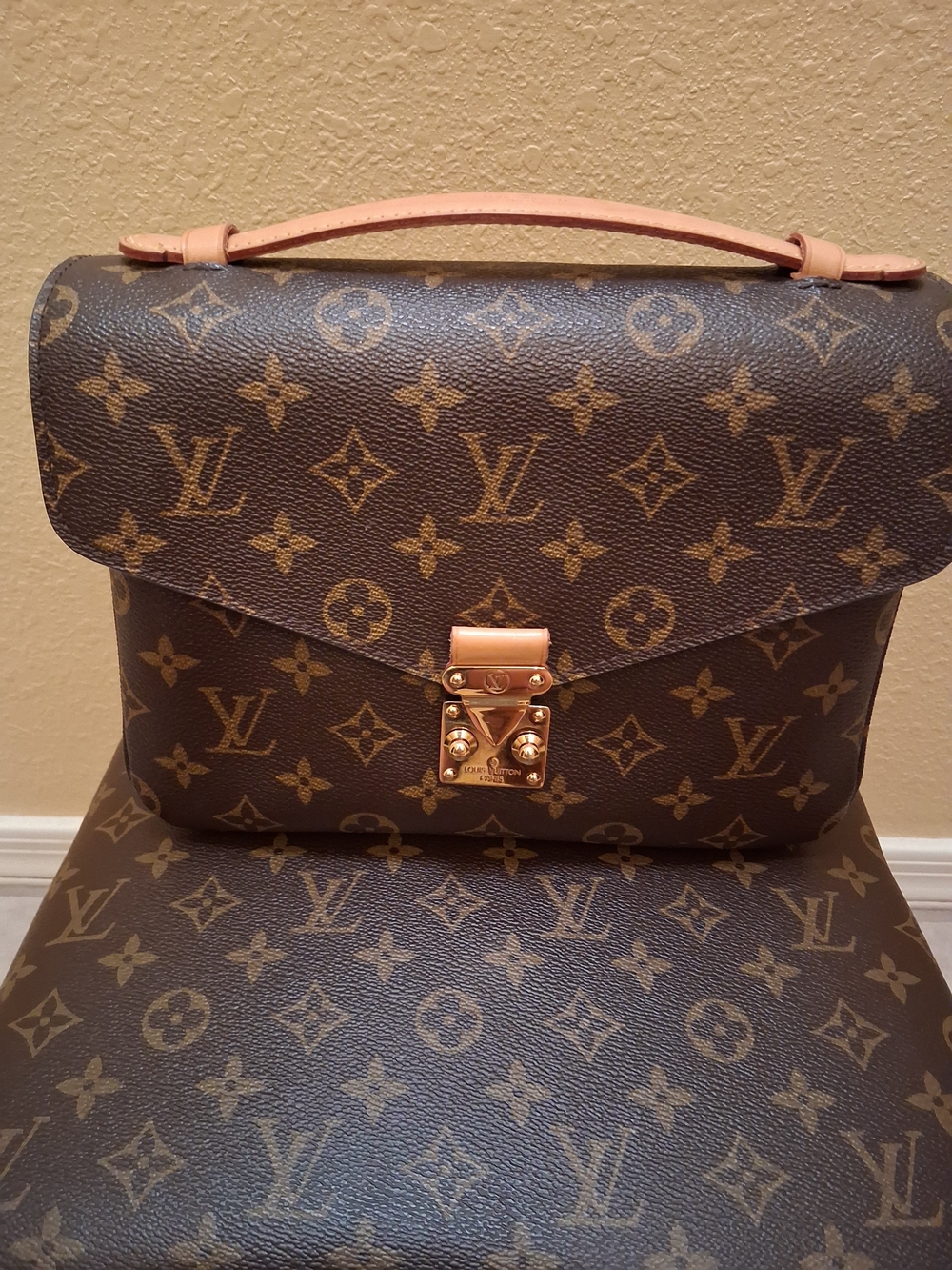 Louis Vuitton Pochette Metis